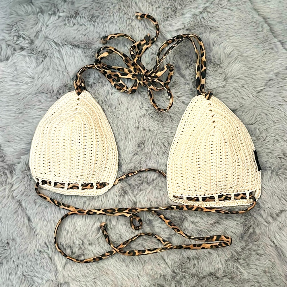 MIRTYLLA bikini top size medium also can for small